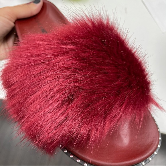 Fashion Nova Burgundy Fur Slide - Picture 2 of 4